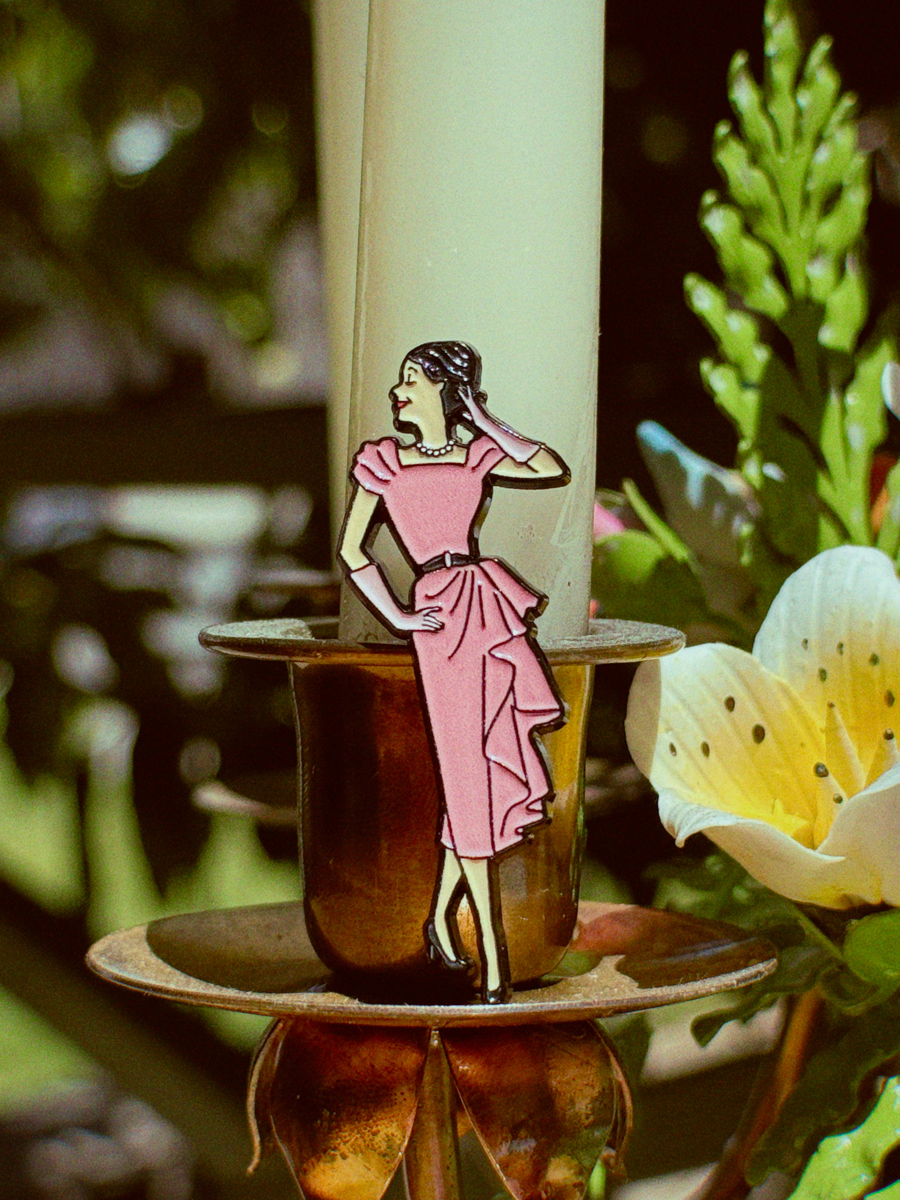 Glamour Girl Pin